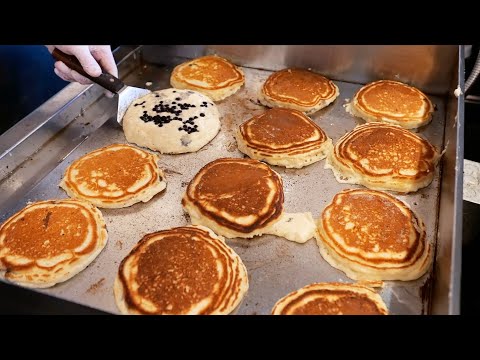 American Food – The BEST BREAKFAST PANCAKES and FRENCH TOAST in New York City! Clinton Street Baking