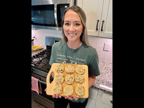 Ashley’s Ooey Gooey Chocolate Chip Cookies | the best cookie recipe that you will ever try