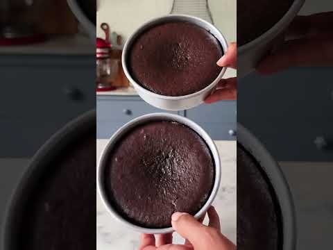 *BEST EVER* DEVILS'S FOOD CAKE 🤌🏻 | HOW TO MAKE THE PERFECT CHOCOLATE CAKE #shorts