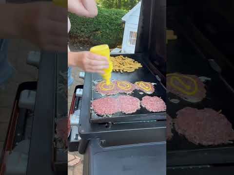 Blackstone Smashburgers Recipe 🍔 🔥 #smashburgers #blackstonegriddle #blackstonesmashburgers