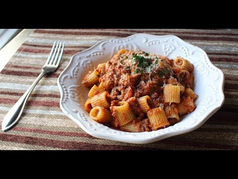 Bolognese Sauce – Marcella Hazan-Inspired Meat Sauce Recipe – Rigatoni Bolognese