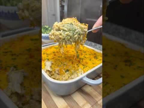 Cheesy Chicken Broccoli Rice Casserole🧀 for an easy dinner #cooking #casserole #dinnerrecipe #food