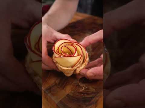Cinnamon Roll Apple Pie Roses!