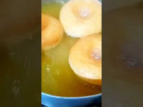 طريقة عمل الدوناتس في البيت بكل سهوله واحلى من الجاهز بكتيييير #shorts #hashtag #cake