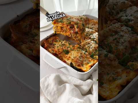Day 16 of the 31 Day Vegetarian Challenge: Vegetable Lasagna 🤌 #lasagna