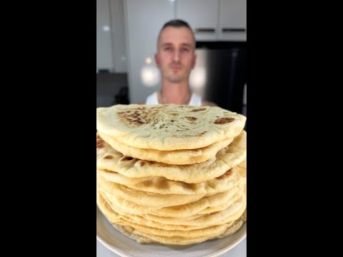 Easy Homemade Greek Pita Bread Recipe (Fluffy)