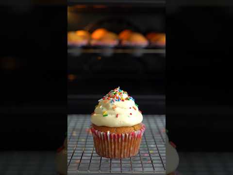 Easy Vanilla Cupcakes for Beginners – Bake in 15 Minutes!