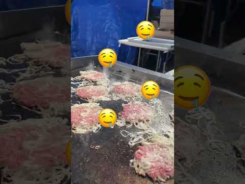 George Motz breaks down how to make an Oklahoma fried onion burger 🍔