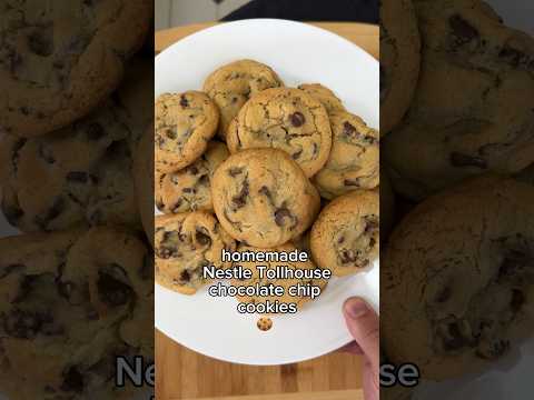 Homemade Nestle Tollhouse chocolate chip cookies recipe #cookies #baking #recipes