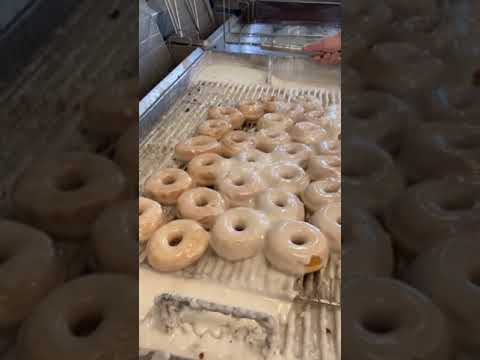 How Glazed Donuts Are Made… 🍩 #donuts #howitsmade