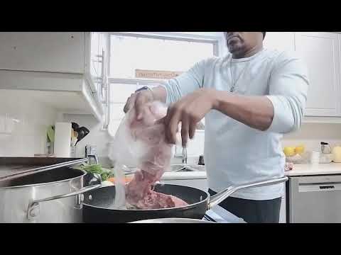 How i made my Saturday Night Dinner- Spaghetti meat sauce and Garlic