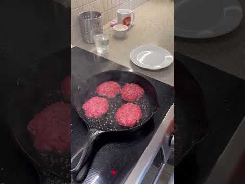 How to make a great burger in a pan! #cookingtips #cooking #cheftips #food #chef #easyrecipe