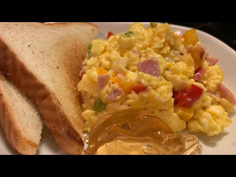 How To Make Eggs And Ham Breakfast Scramble