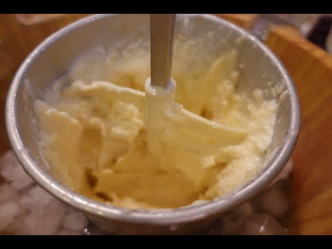 How to Make Homemade Vanilla Ice Cream the Old-Fashioned Way!