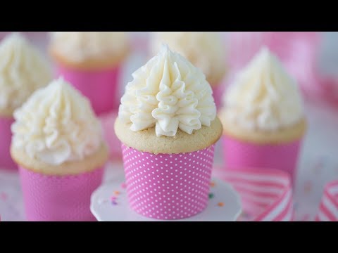 How to Make the BEST Vanilla Cupcakes