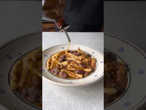 Italy’s one pot pasta 😳 Lolli con Fave #shorts