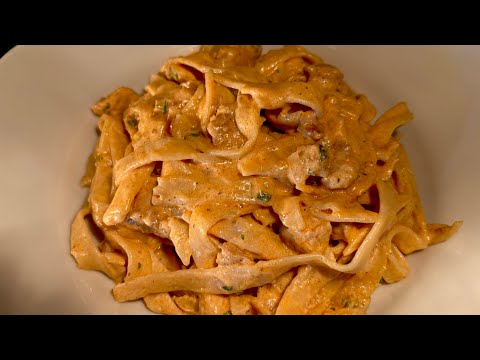 Let’s make an easy creamy pasta for lunch