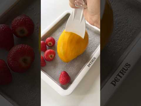 Make frozen yogurt with me #asmr #food #lifestyle #satisfying #yogurt #healthyfood