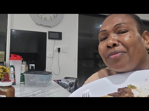 Making home made burger 🍔