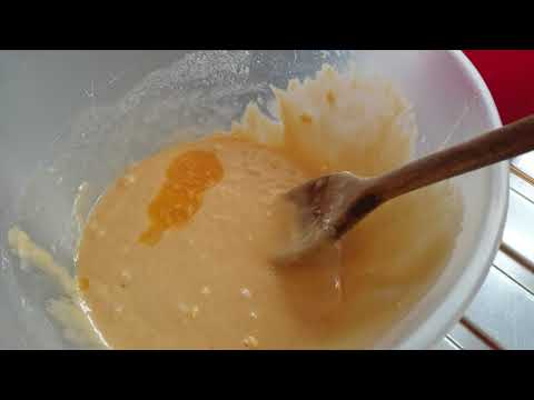 making vanilla cupcakes