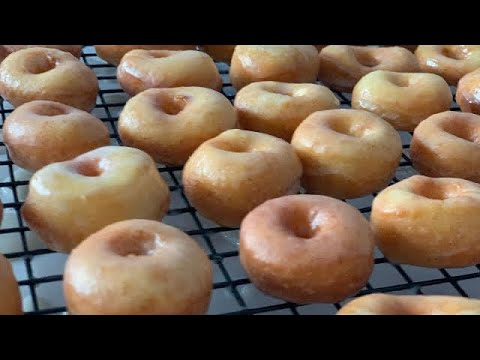 MINI GLAZED DOUGHNUTS LIKE KRISPY KREME | HOMEMADE KRISPY KREME DONUTS | GLAZED DONUTS