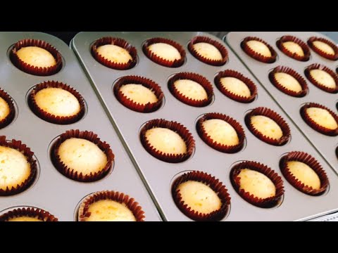 MINI VANILLA CUPCAKES // Easy Homemade Recipe