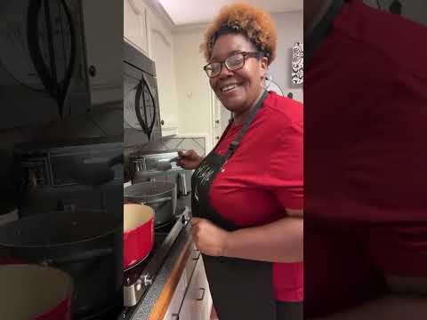 Mo Making Spaghetti Sauce! #dinner #recipe