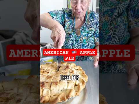 My Grandma felt for something sweet so she made her American 🇺🇸 Apple pie 🥧