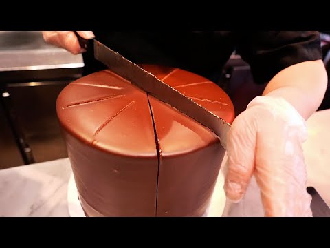 New York City Food – 24 LAYER CHOCOLATE CAKE Maison Pickle NYC