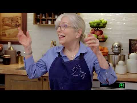 Rachael Ray In Tuscany Crostada and Risotto featuring Sara Moulton EP118