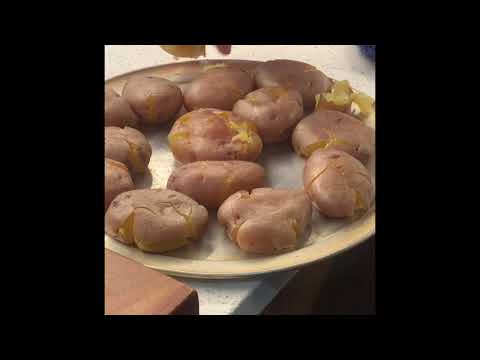 roasted chicken breast, red wine Rosemary au jus, lemon chive red potatoes & Zoodles tomato& garlic