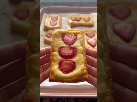 Strawberry Cream Cheese Danish 🍓 #pastry #danish #puffpastry #baking  #strawberries #danishpastry