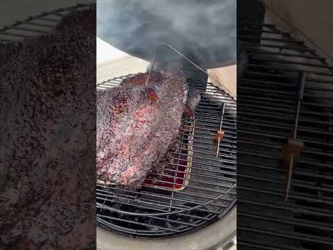 Texas style Brisket over charcoal! It’s super easy!  #shorts