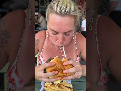 The JUICY LUCY BURGER from Street To Table in Merrick, NY on Long Island! YES PLEASE. #DEVOURPOWER