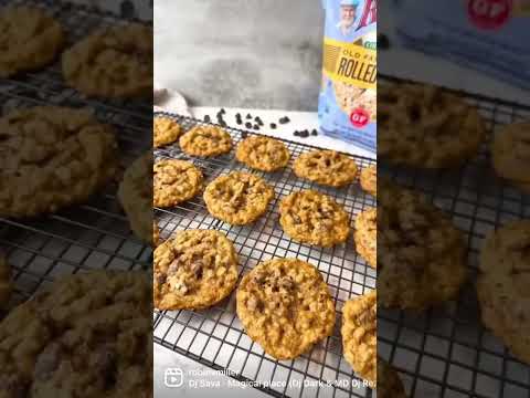 The perfect oatmeal cookie. Crisp and melty at the same time (watch how it melts into the stack…).