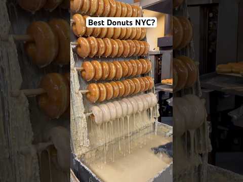 Trying what people say are the best donuts in NYC pt.1 📍Peter Pan Donuts, Brooklyn #donut #nyc