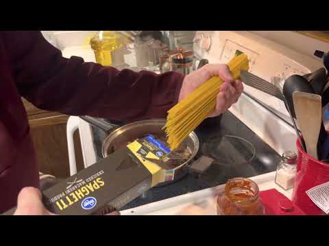 Work night spaghetti with the best garlic bread.